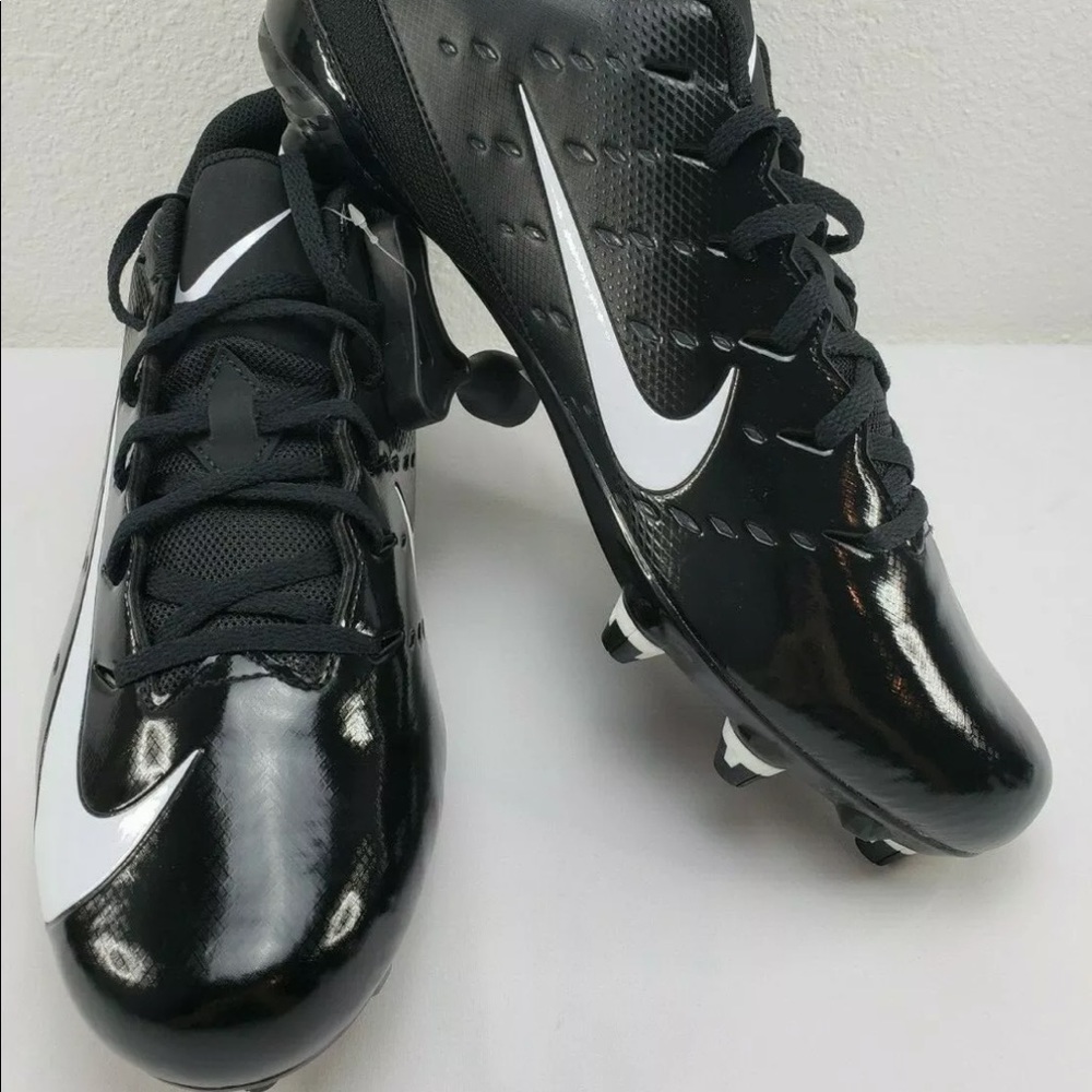 Nike Vapor Untouchable Varsity 3 D Football Cleats